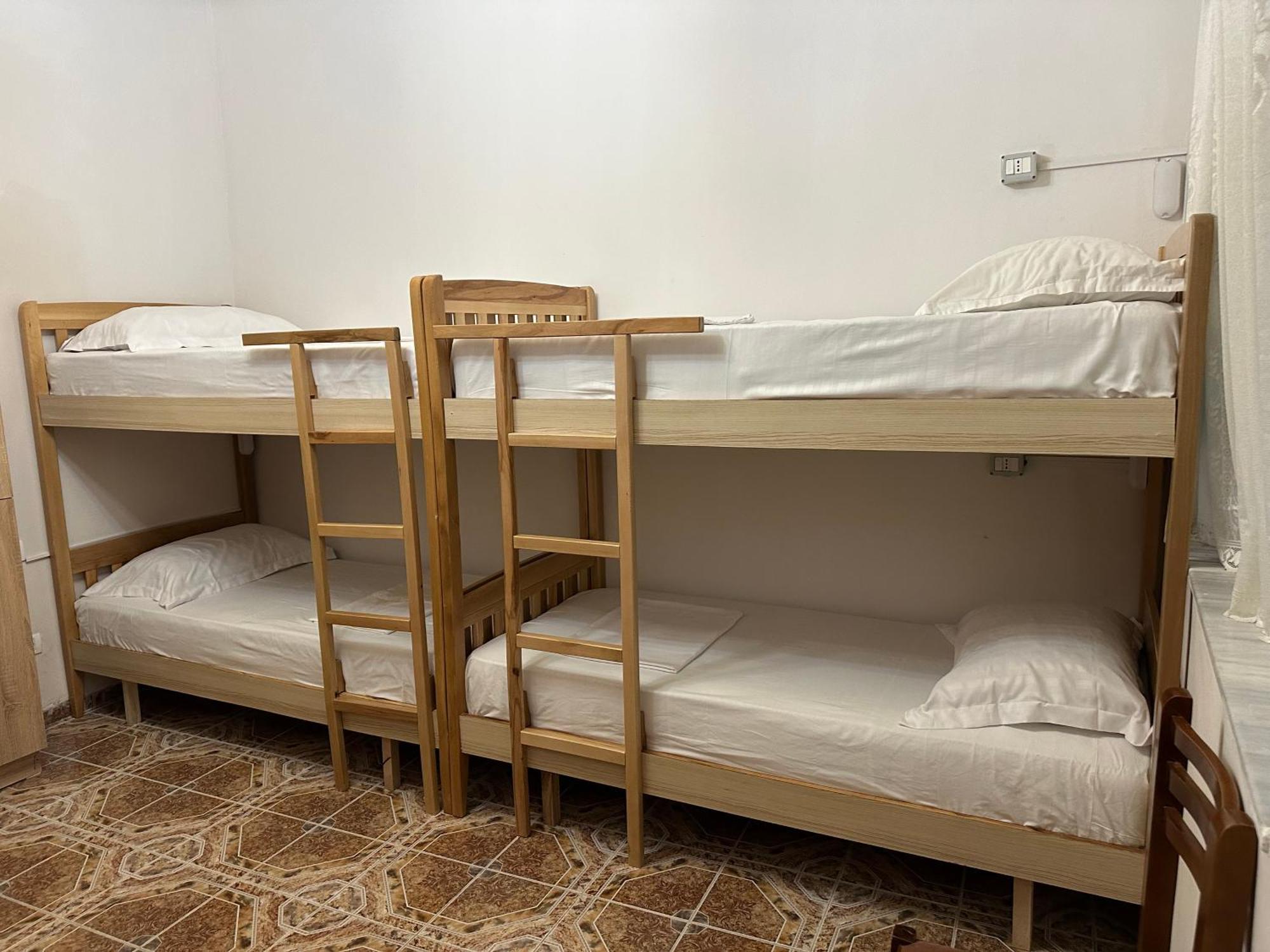 Lemon Breeze Hostel *